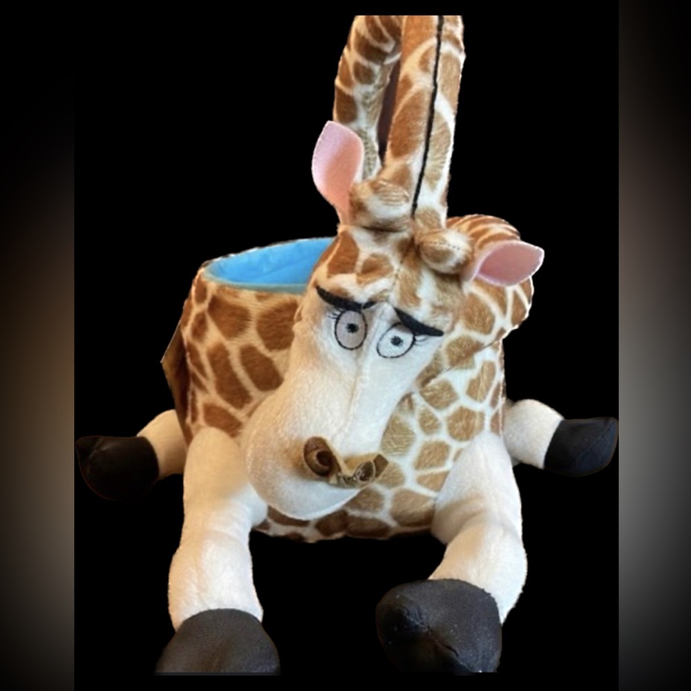 Madagascar Plush Melman giraffe, vintage 2007 basket with tag